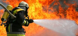 Tıbbi Malzeme Üreten Fabrikada Yangın: Can Kaybı Olmadı