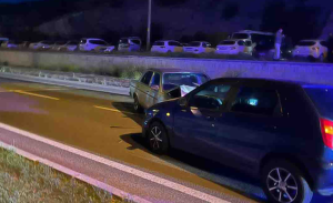 Kütahya’da otomobiller kafa kafaya çarpıştı, 5 kişi yaralandı!