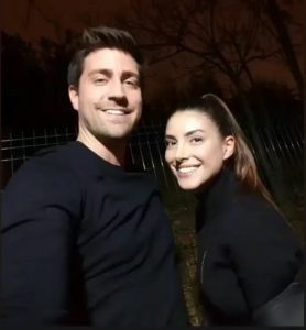 Deniz Baysal ve Çağlar Ertuğrul, “Kalpazan” Dizisinde Bir Araya Geliyor