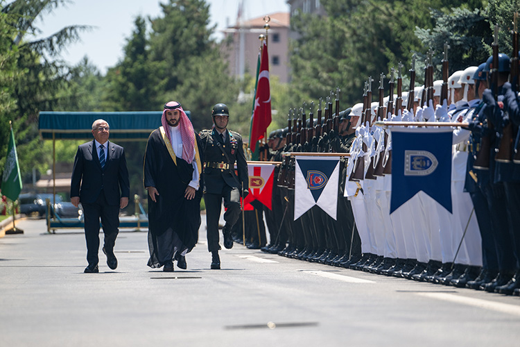 Cumhurbaşkanı Erdoğan, Suudi Arabistan Savunma Bakanı Selman’ı Kabul Etti Cumhurbaşkanı Recep Tayyip Erdoğan,