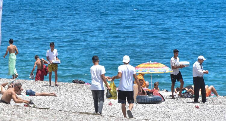 Antalya’nın sıcak plajlarında seyyar