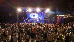 Aydın Büyükşehir Belediyesi’nden Kuşadası’nda Muhteşem Bir Yaz Konseri