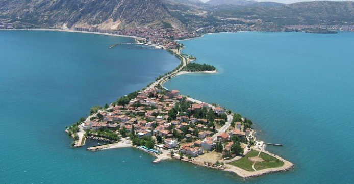 Isparta’nın Eğirdir ilçesinde, doğal güzelliği