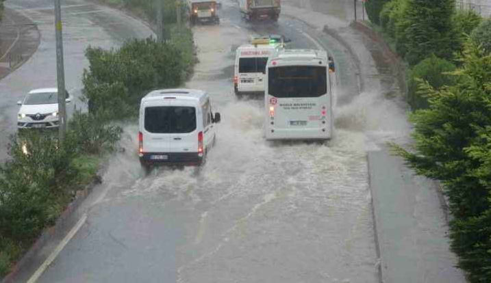 Zonguldak’ta Okullar Tatil Edildi, Personel İdari İzinli
