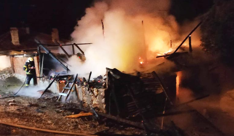 Baba ve Oğlu Hayatını Kaybetti, Diğer Oğlu Cinayet Şüphesiyle Gözaltında