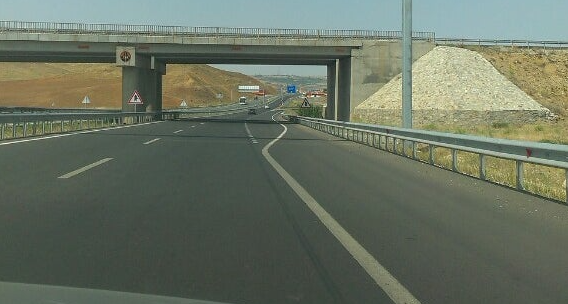 Kontrolden Çıkan Otomobil Şarampole Uçtu: 2 Yaralı