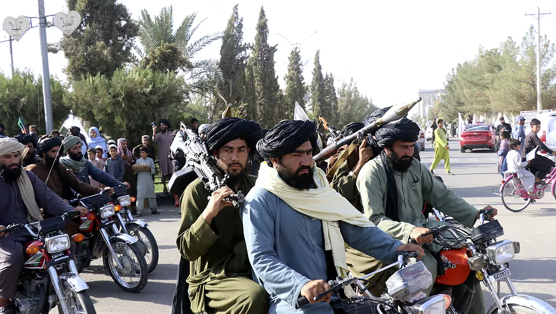 Taliban’dan Yeni Yasaklar: Canlı Olan Kimsenin Fotoğrafı Çekilemez