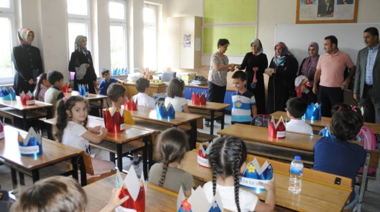 Eğitim Öğretim Yılının İlk Ara Tatilinin Ardından Dersler Başladı