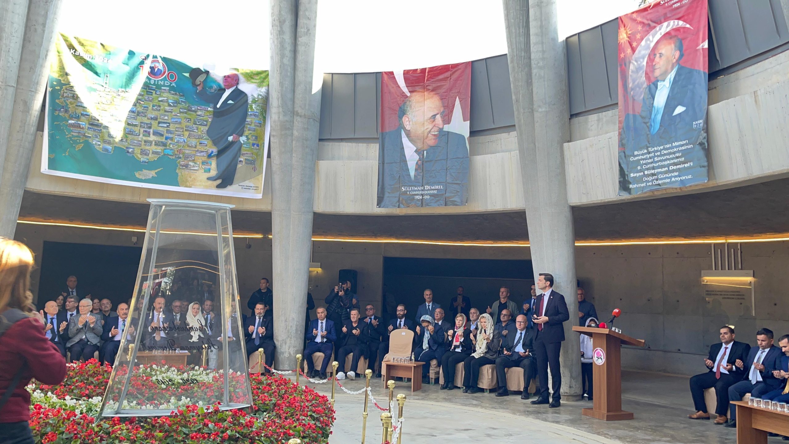 Süleyman Demirel 100. doğum gününde memleketinde anıldı