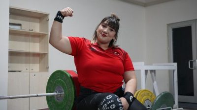 Ispartalı milli halterci Fatmagül Çevik