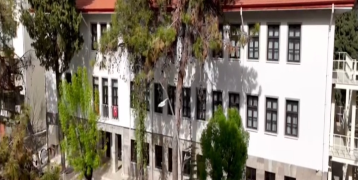 Öğretmenevinin Bahçesinde İnsan Kemikleri Bulundu