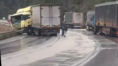 Isparta-Antalya karayolunda seyir halindeki bir