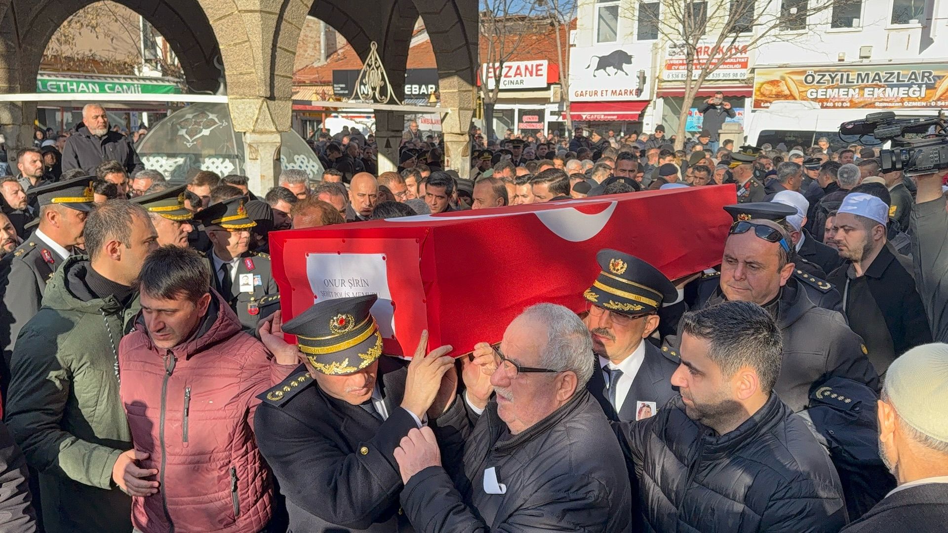 Konya’da Şehit Düşen Polis Memuru Onur Şirin Son Yolculuğuna Uğurlandı