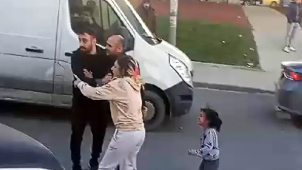 Trafikte Kavga: Kadın ve Çocuklar da Dahil Oldu